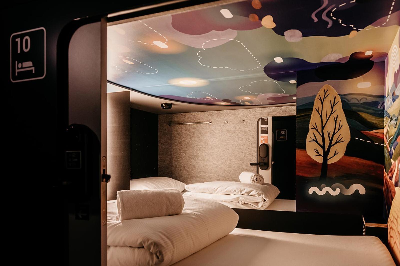 Capsule Hotel - Lucerne Old Town Экстерьер фото