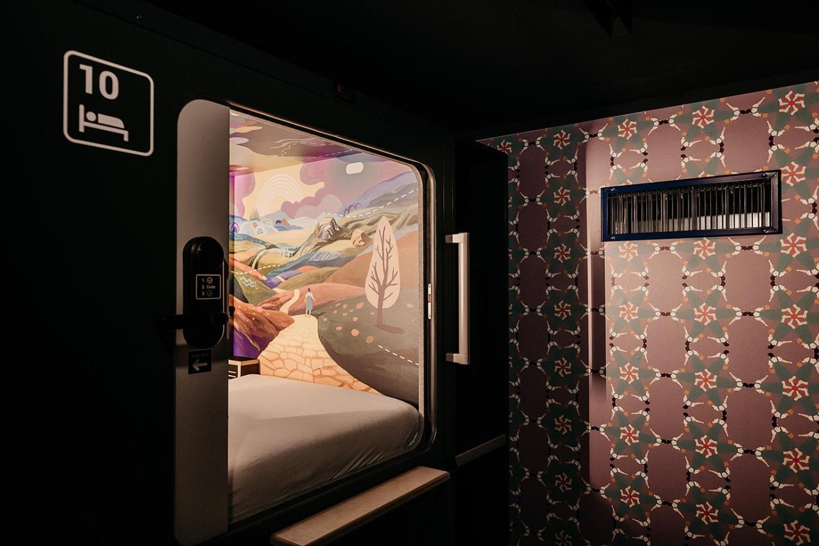 Capsule Hotel - Lucerne Old Town Экстерьер фото